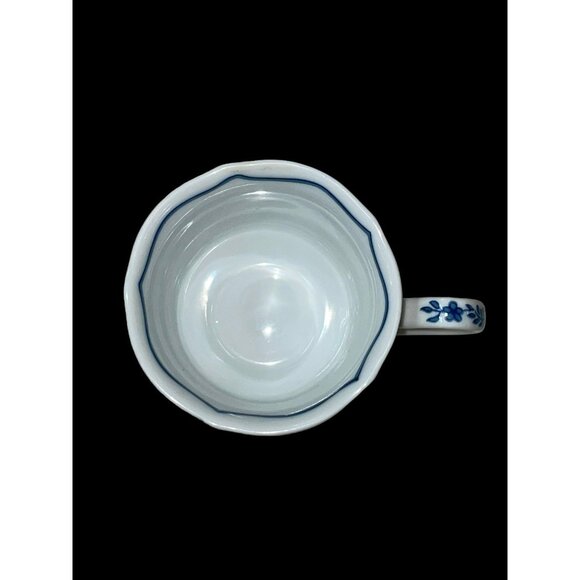 1984 Avon Tradition Cup and Saucer Collection The Netherlands Circa 1650 - Picture 11 of 12